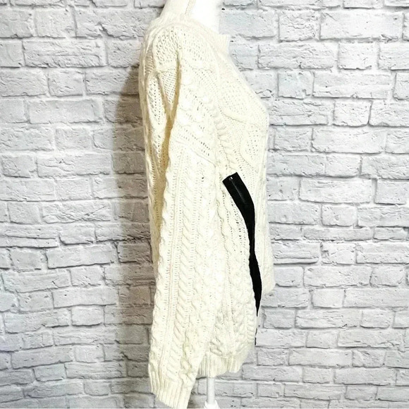 J.O.A. Cable Knit Side Zip Classic Style Tunic Sweater Size Medium - Picture 4 of 8